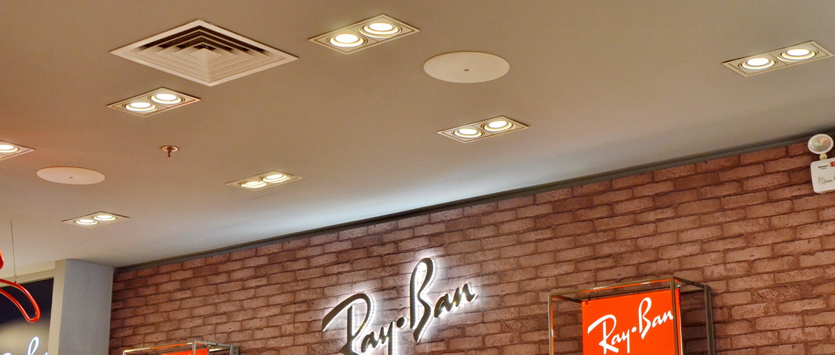 Ray?Ban 宏伊国际广场店——合乐HL8 CIS 商用安装系统的经典应用